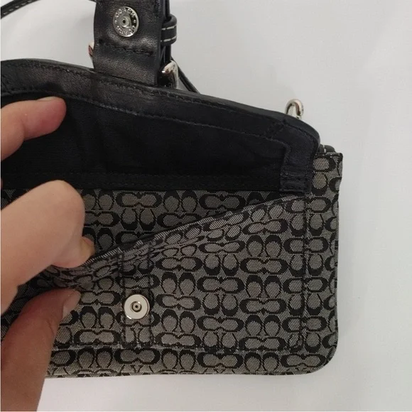 - Coach Wrislet - Picture 10 of 10